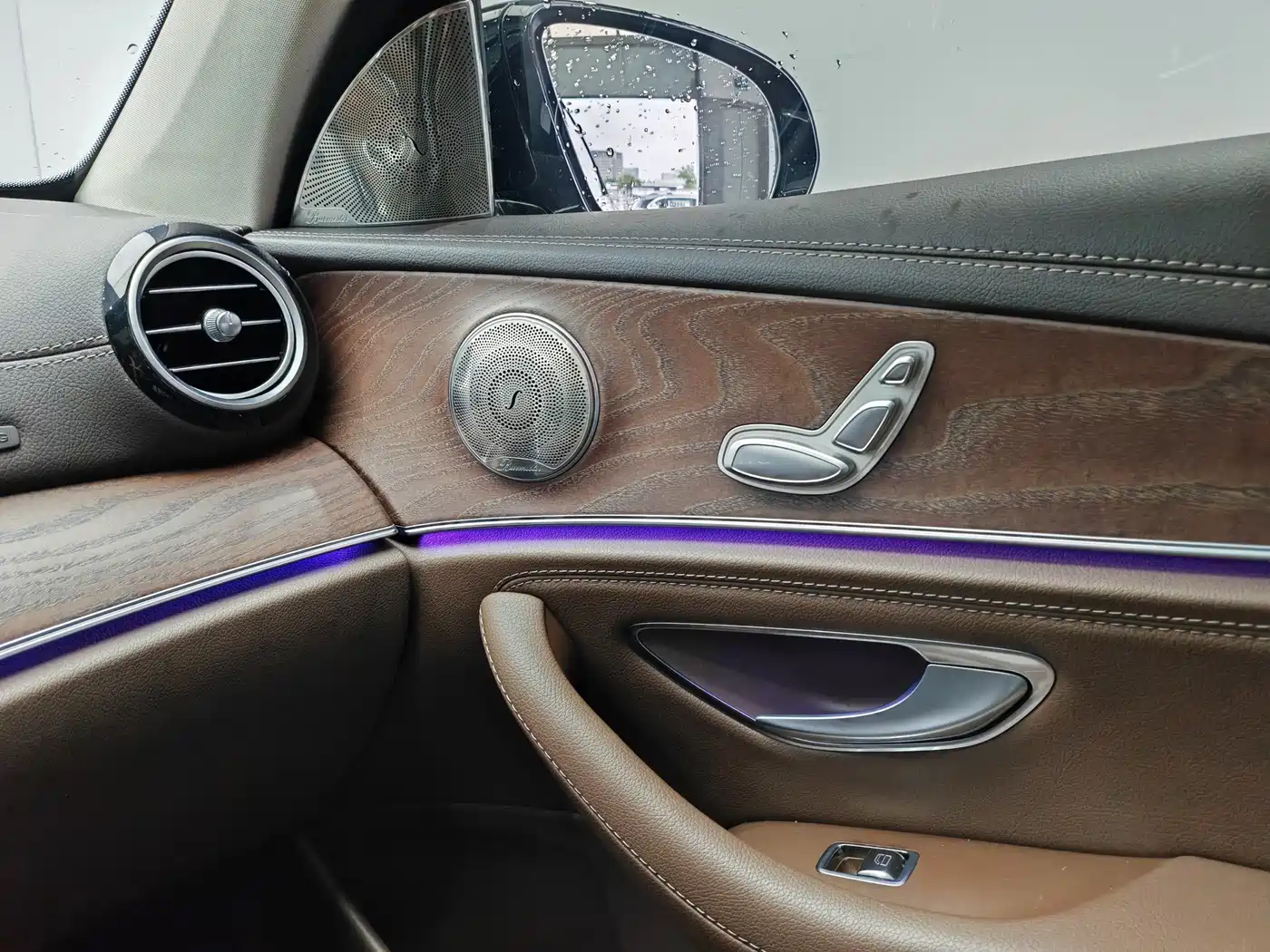 Mercedes-Benz E-Class 2023 E 260 L фото 17