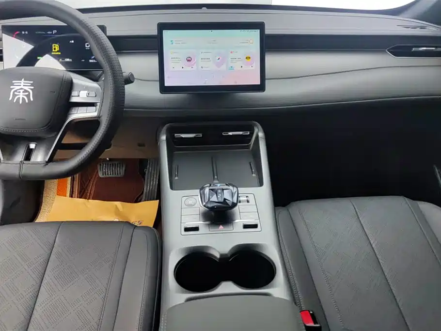 BYD Qin PLUS 2025 DM-i Smart Drive 55KM Leader фото 13