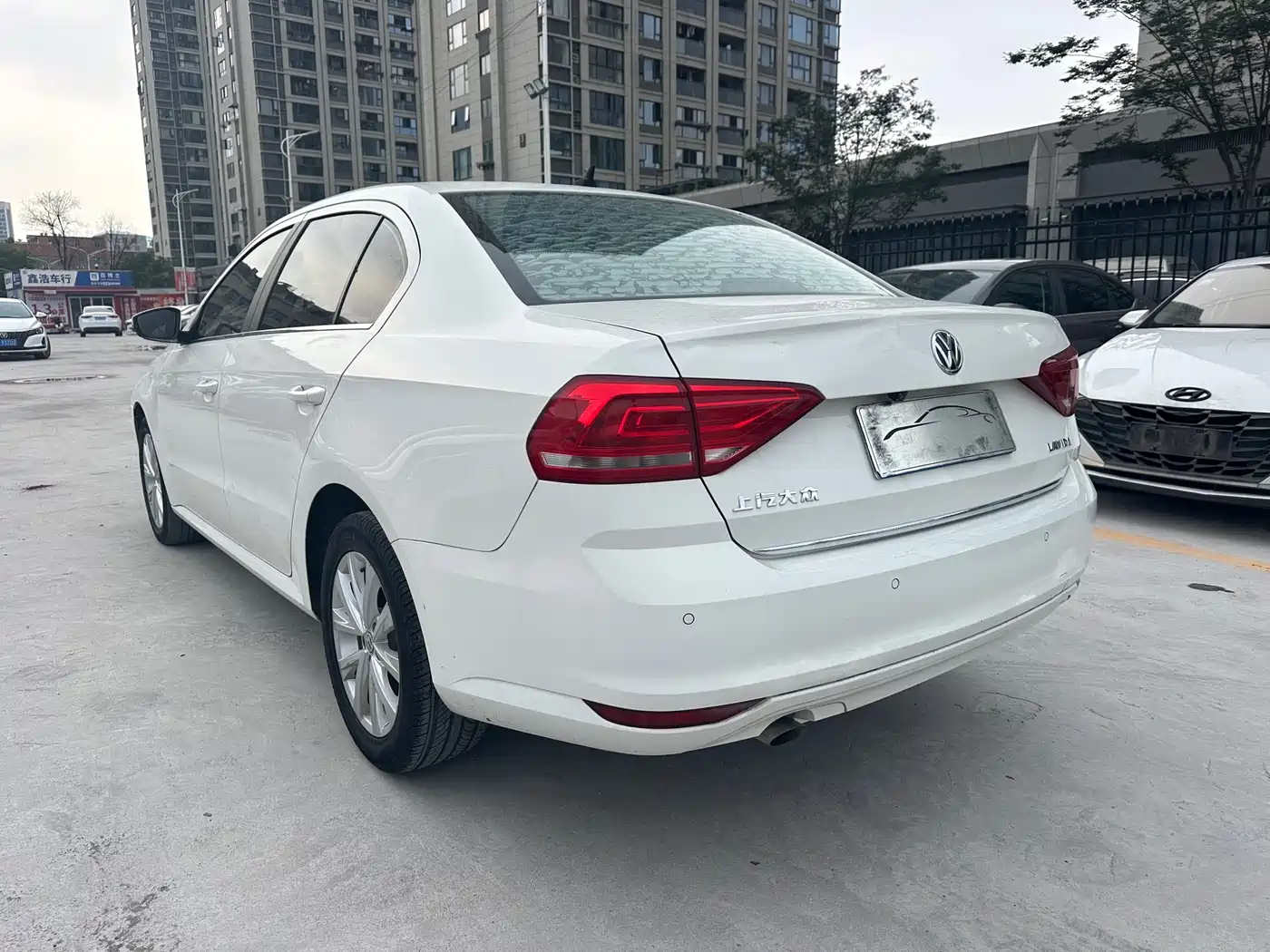 Volkswagen Lavida 2017 1.6L Automatic Comfort Edition фото 21
