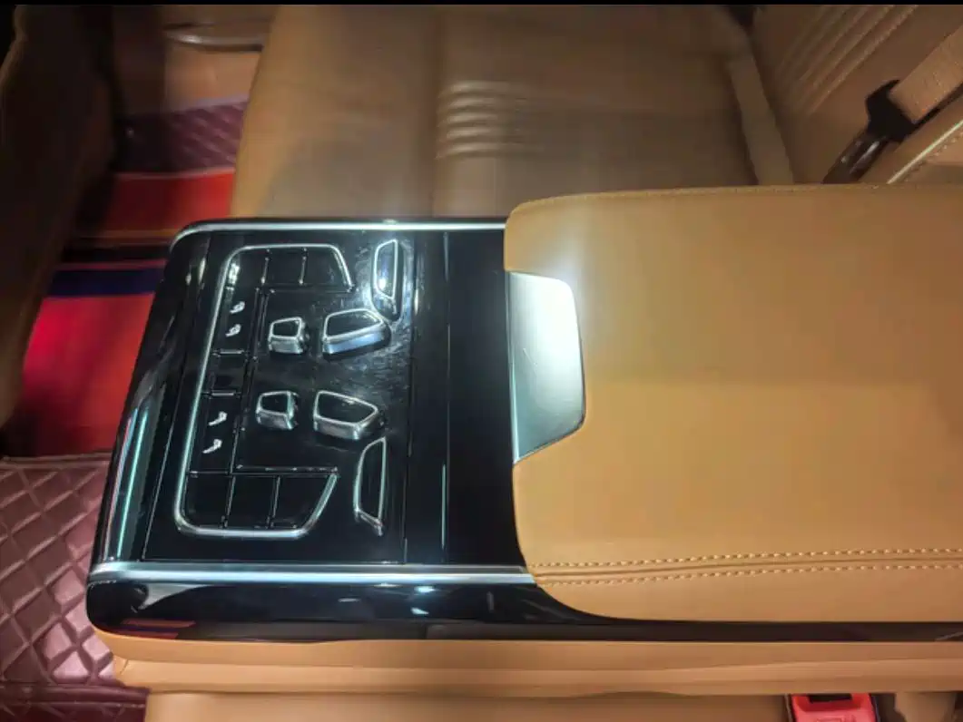 Hongqi H9 2020 2.0T Smart Connection Qi Xiang Edition фото 14
