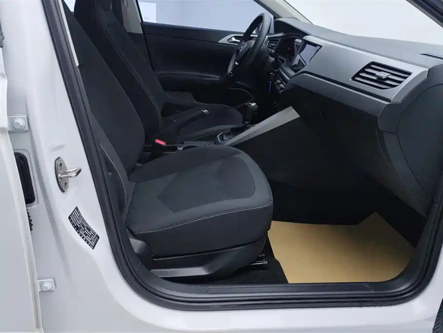 Volkswagen Polo 2023 Facelift Plus 1.5L Auto Joyful Living Edition фото 8