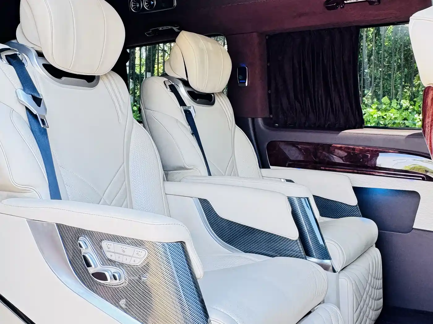 Mercedes-Benz Vito 2023 2.0T Elite 7-Seater фото 12