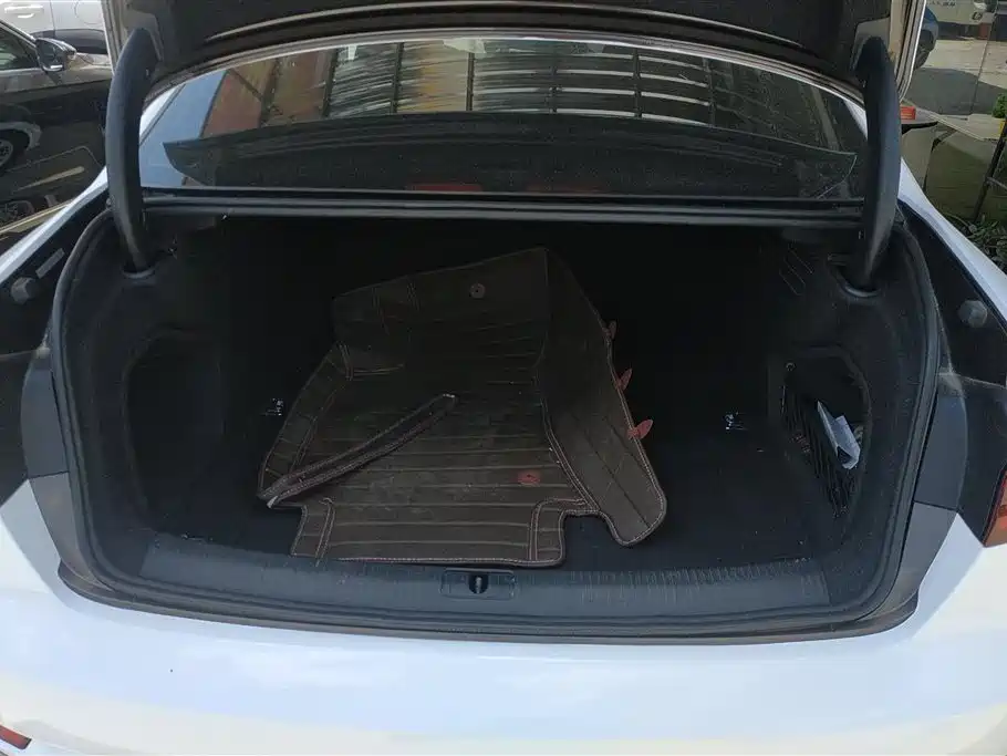 Audi A4L 2017 40 TFSI Progressive фото 4