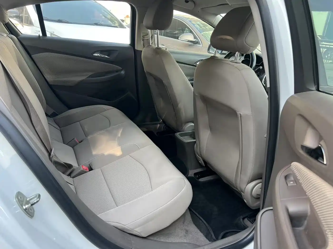 Chevrolet Cruze 2015 1.5L Automatic Fashion Navigation Edition фото 15