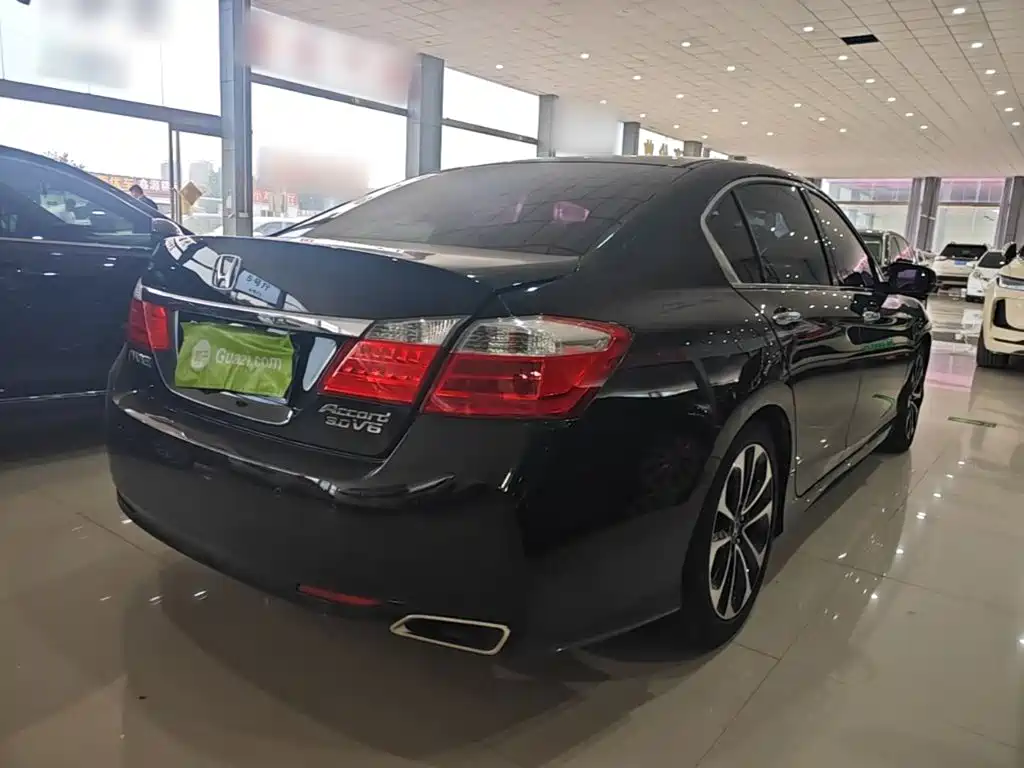 Фото 7 - Honda Accord