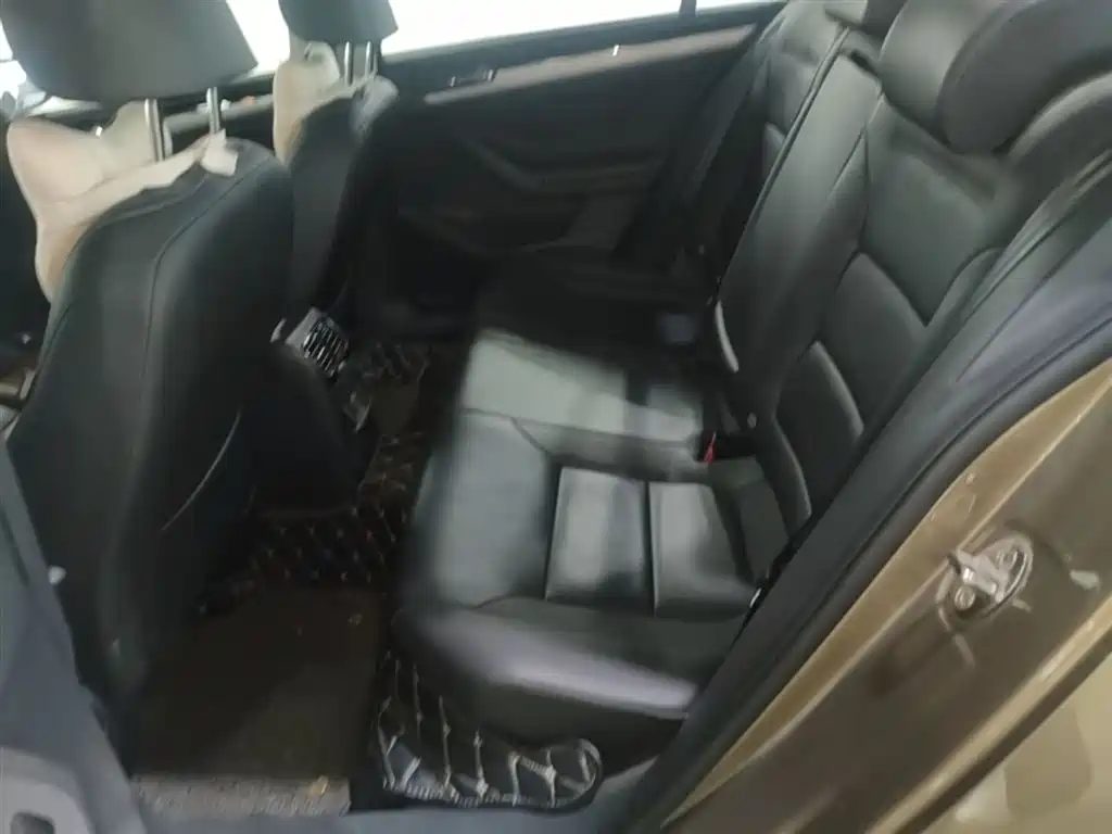 Volkswagen Sagitar 2017 230TSI Automatic Comfort фото 17