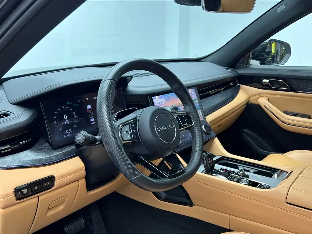 Lynk & Co 09 EM-P 2021 2.0T PHEV Ultra 6-seater фото 13
