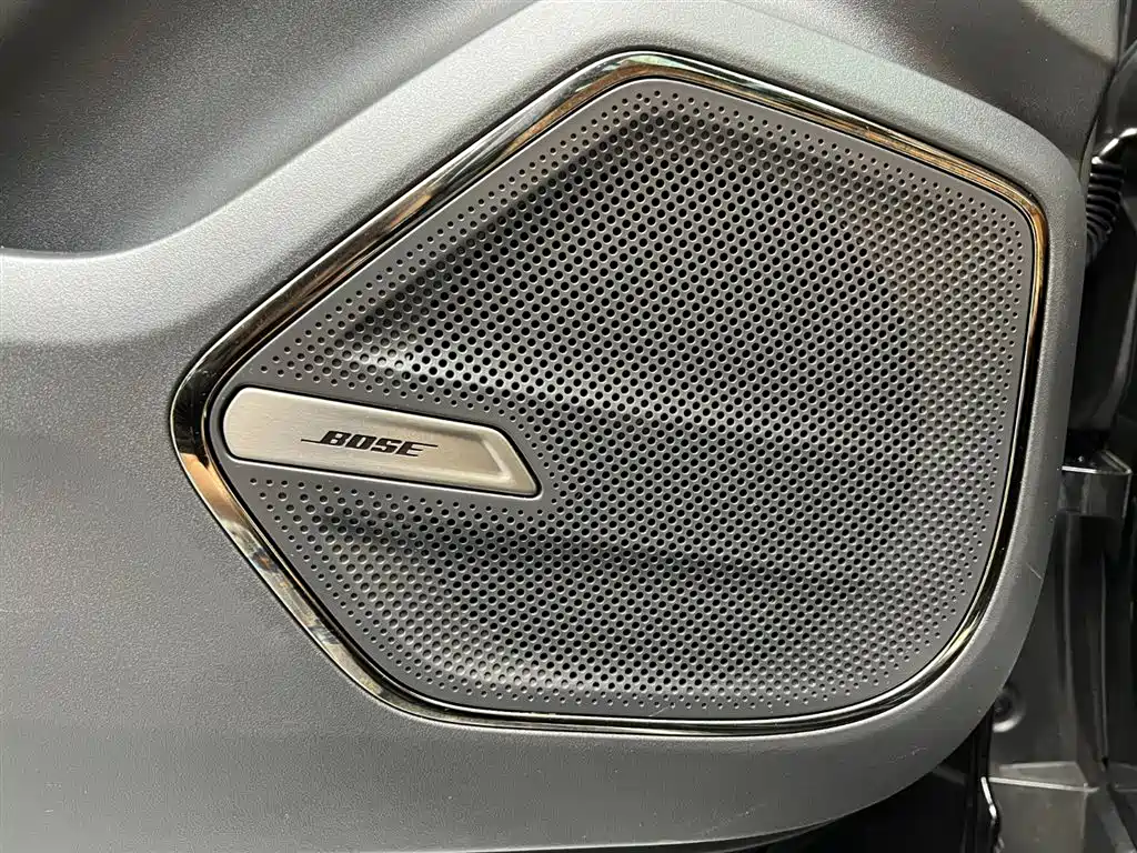 Lynk & Co 09 EM-P 2021 2.0T PHEV Ultra 6-seater фото 12