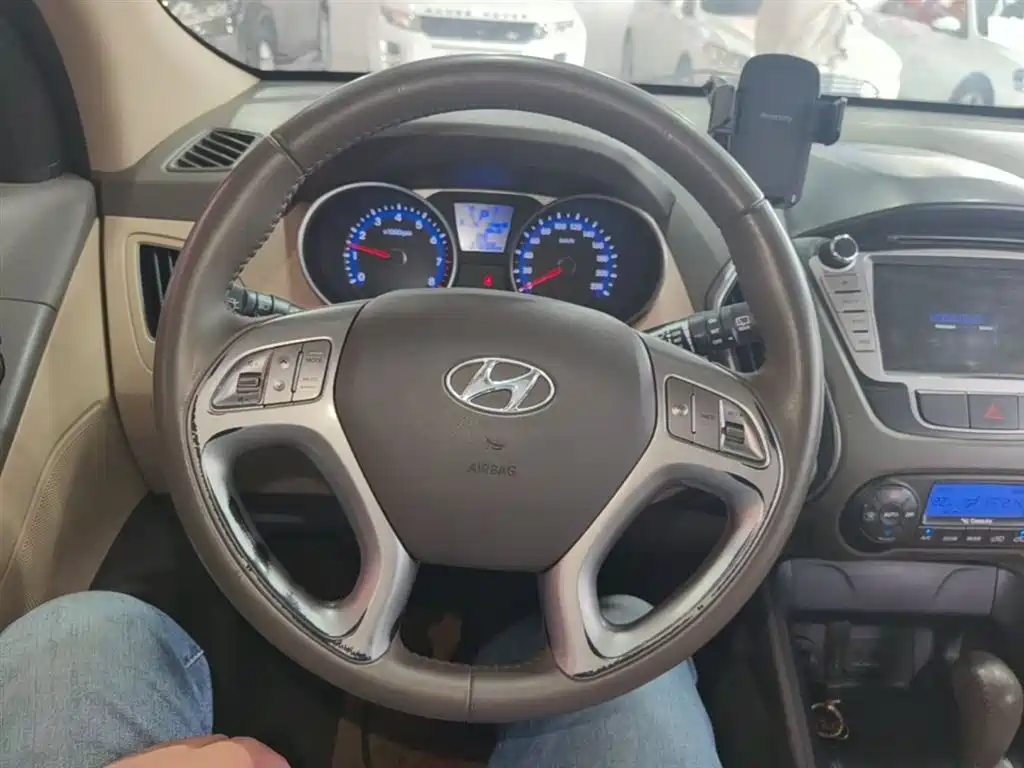 Hyundai Beijing Hyundai ix35 2015 2.0L Automatic 2WD Smart Type China IV фото 11