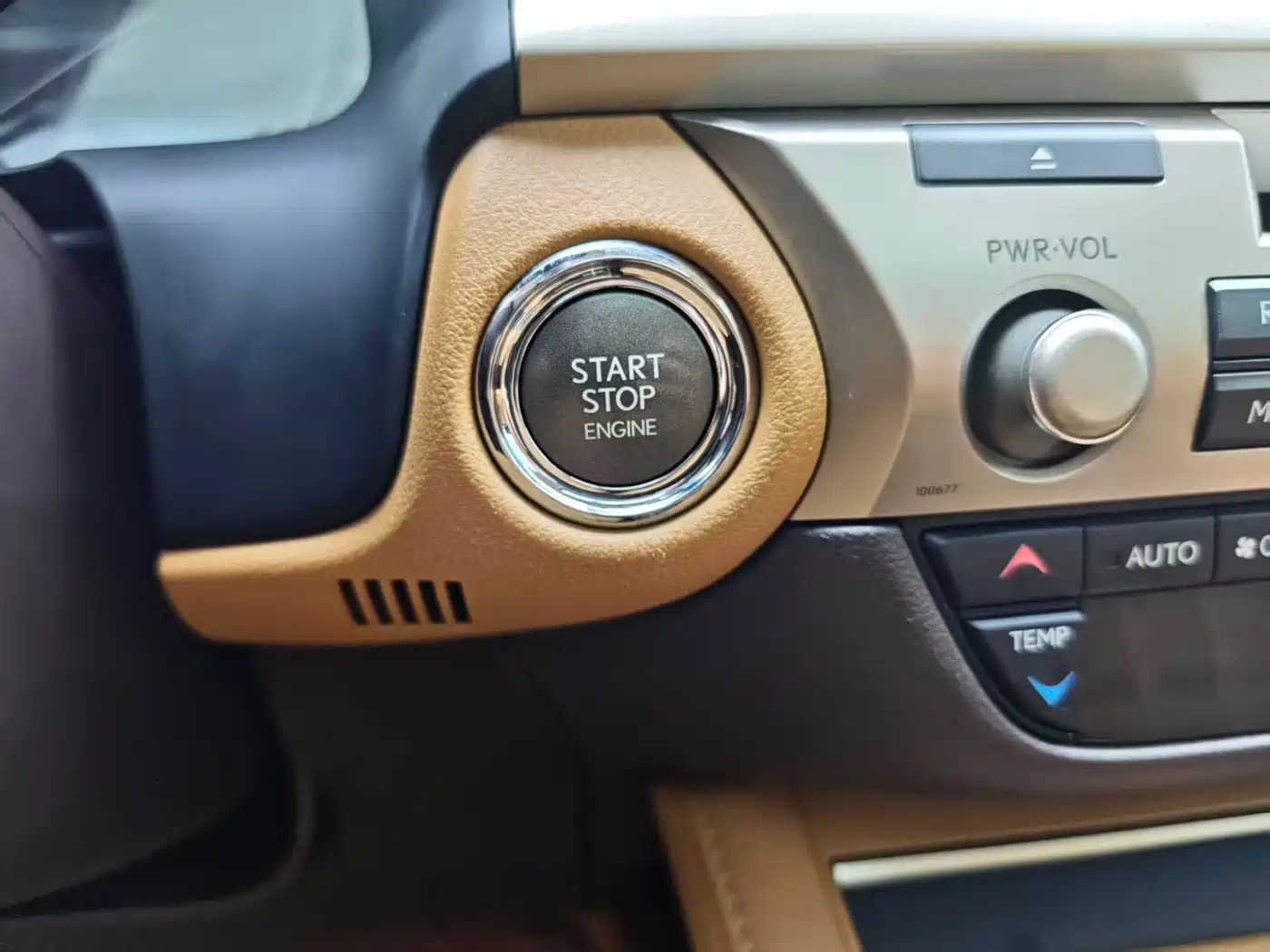 Lexus ES 2015 200 Elite Edition фото 16