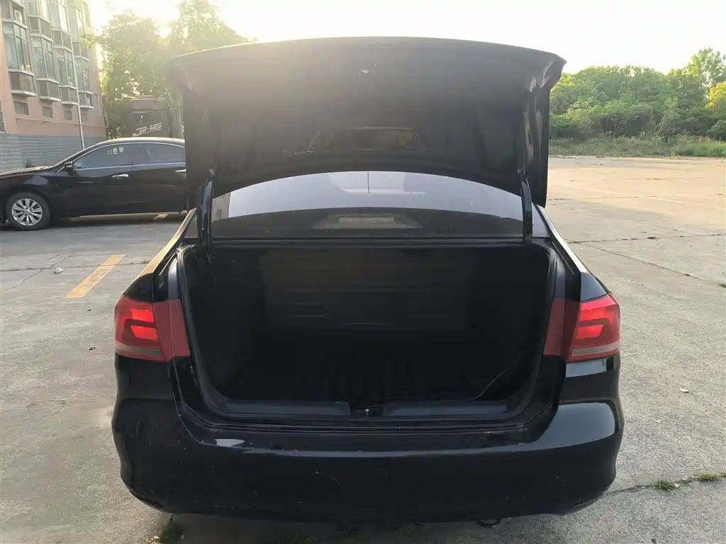 Volkswagen Santana 2015 1.4L Manual Trend Edition фото 19