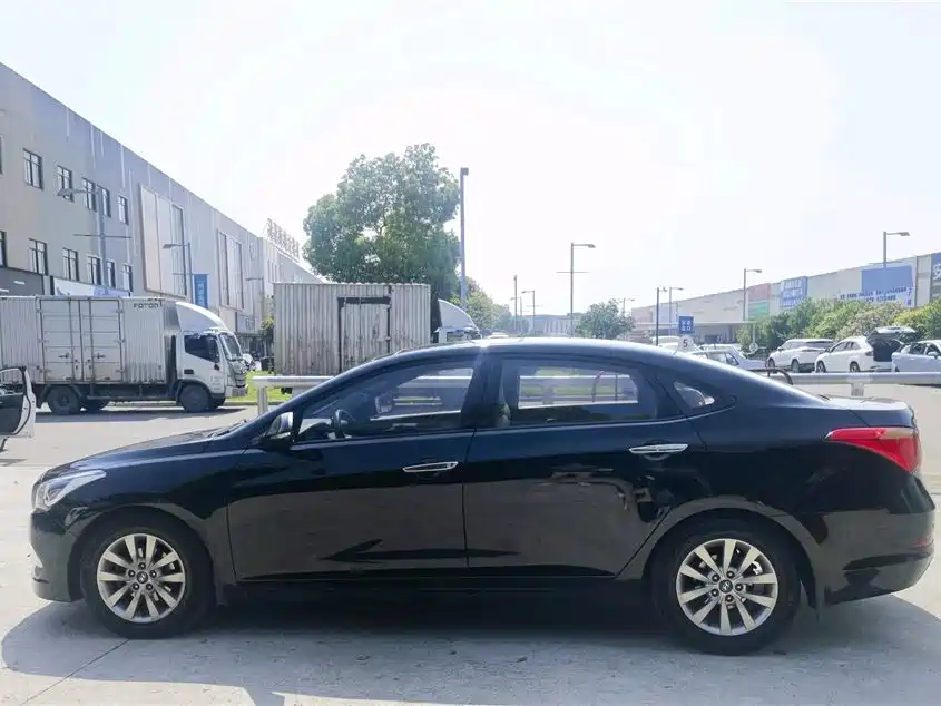 Hyundai Mistra 2014 1.8L Auto Smart GLS фото 4