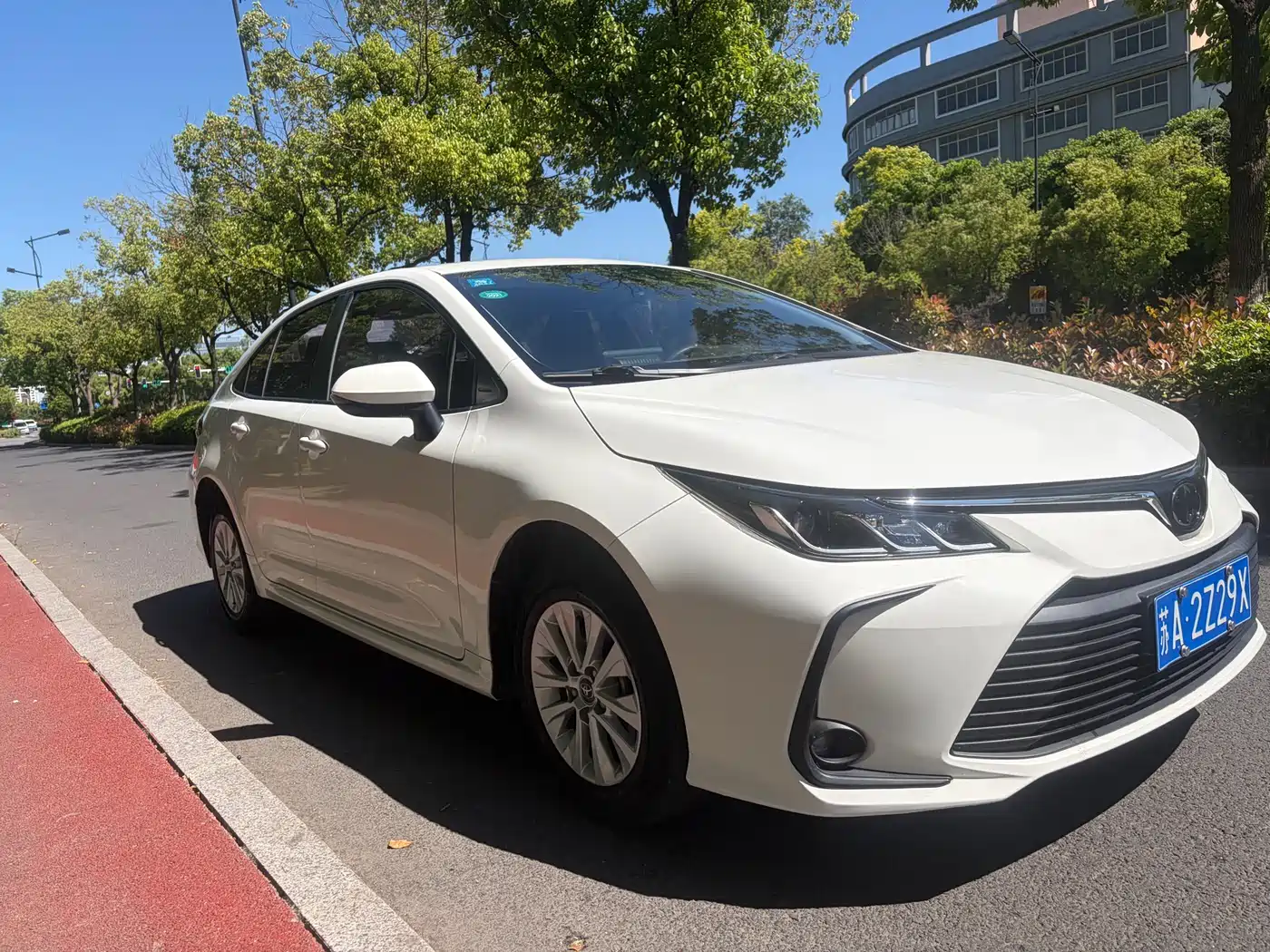 Toyota Corolla 2019 1.2T S-CVT GL Pioneer Edition фото 3