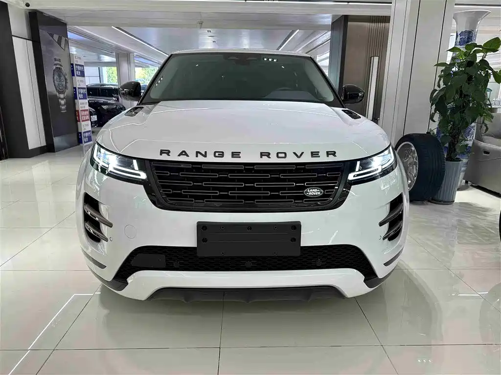 Land Rover Range Rover Evoque 2026 Range Rover Evoque L SE фото 2