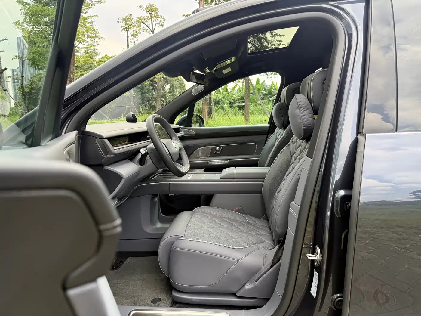 NIO ES8 2025 2025 Model 6-Seat Executive Luxury Edition