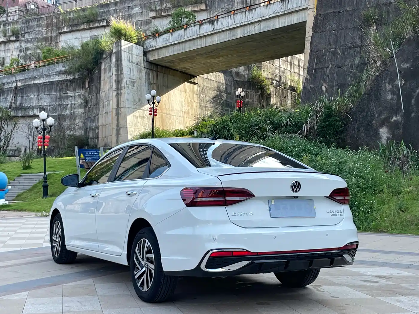 Volkswagen Lavida 2023 280TSI DSG Starlight Comfort Edition фото 7
