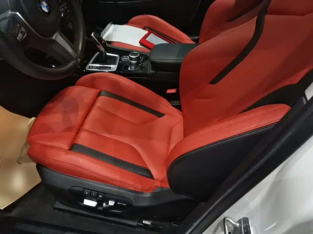 BMW 1 Series 2021 125i M Sport Black Night Edition фото 15