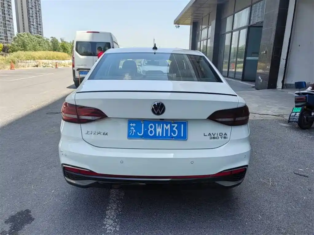 Volkswagen Lavida 2023 280TSI DSG Starlight Comfort Edition фото 4