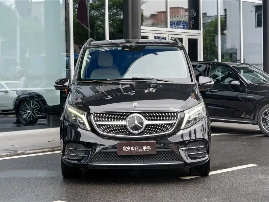 Mercedes-Benz V-Class 2022 V 260 L Long Wheelbase Luxury Edition фото 2