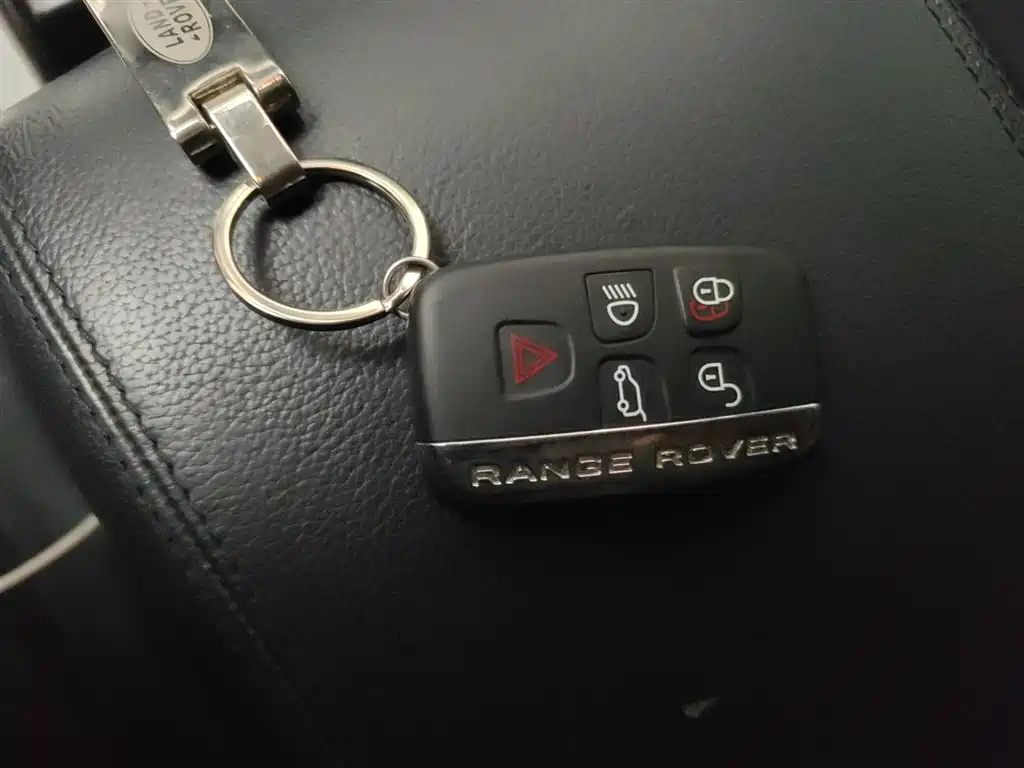 Land Rover Range Rover Evoque 2017 2.0T British Style Edition фото 9