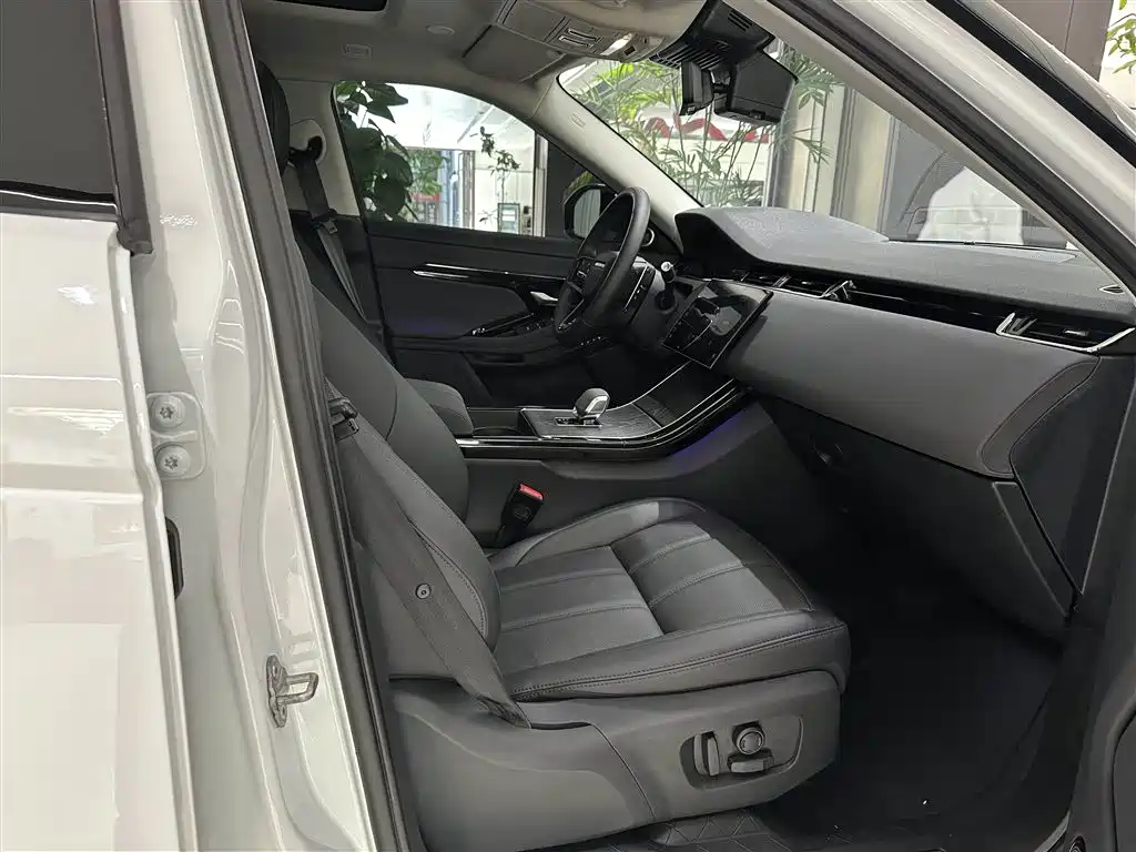 Land Rover Range Rover Evoque 2026 Range Rover Evoque L SE фото 16
