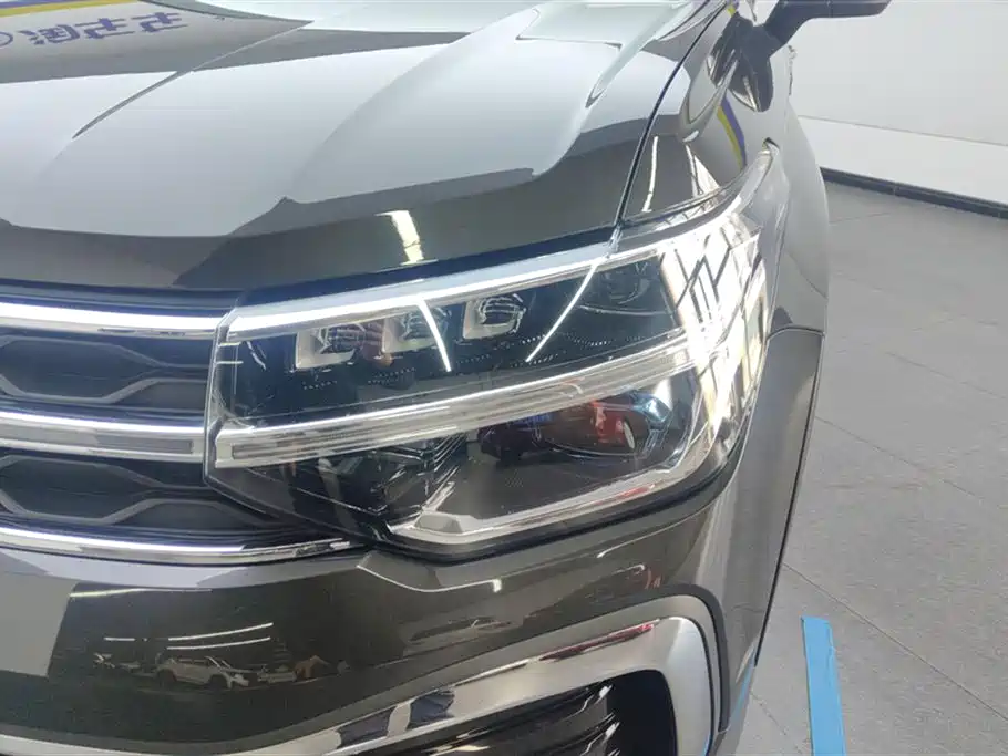 Volkswagen Tharu 2023 300TSI 2WD Full Moon Edition фото 5