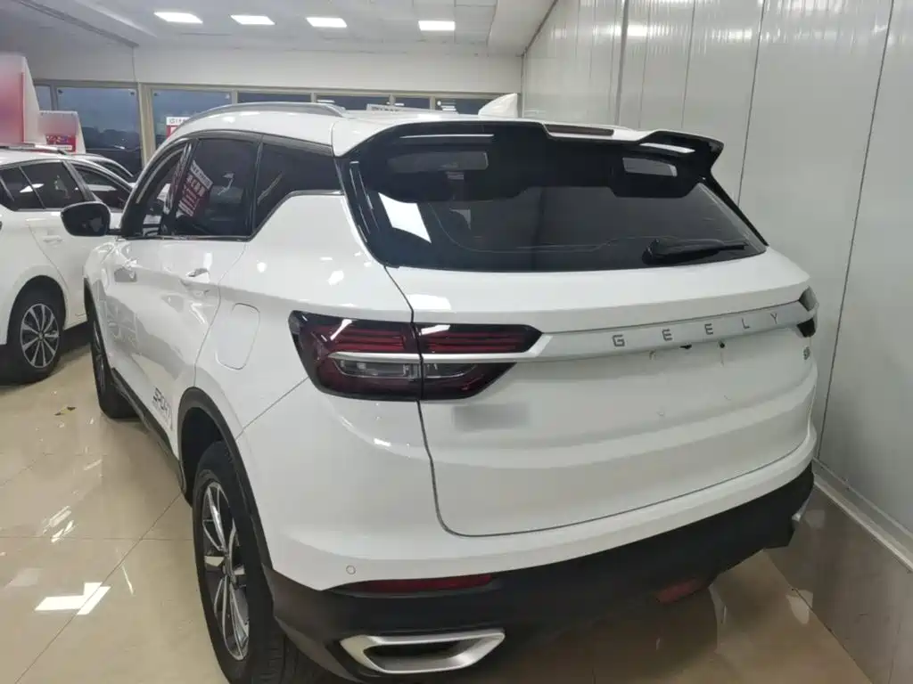 Фото 5 - Geely Coolray