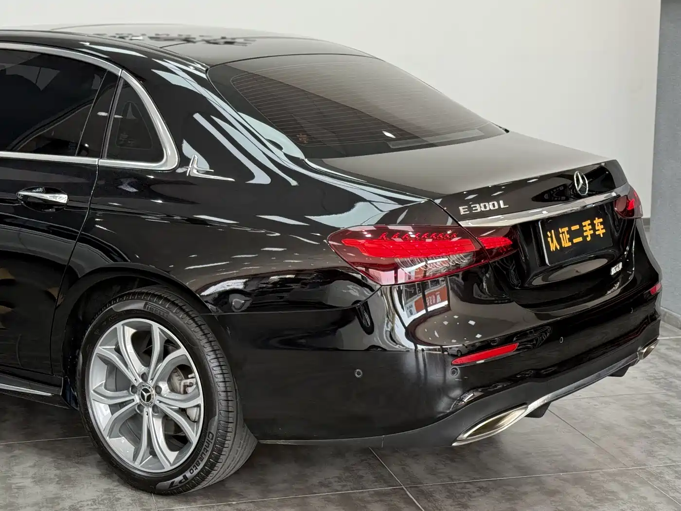 MERCEDES-BENZ E CLASS