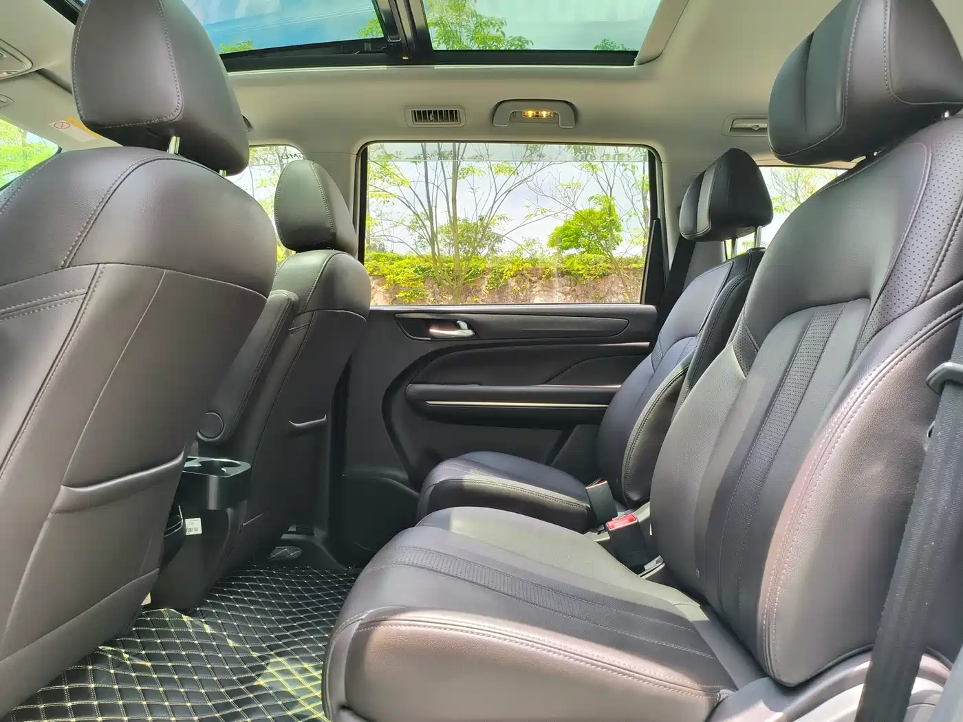 GAC Trumpchi Trumpchi M6 2019 270T Automatic Premium Edition (7-Seater) China V фото 7