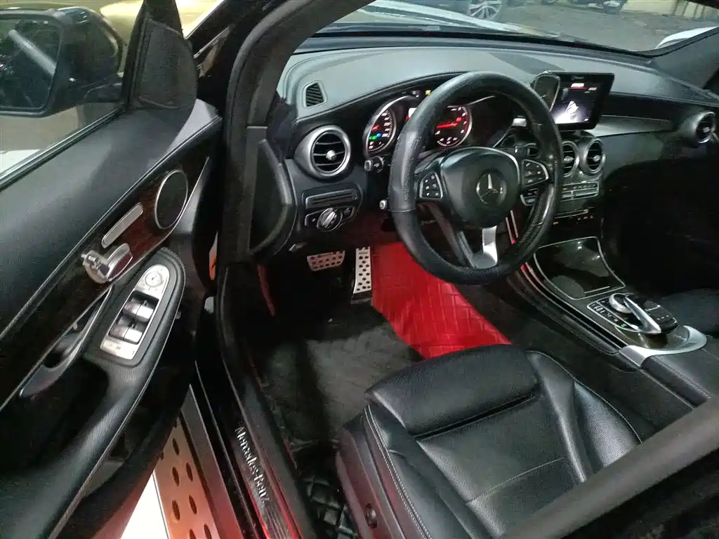 Mercedes-Benz GLC 2018 GLC 260 4MATIC Dynamic фото 16