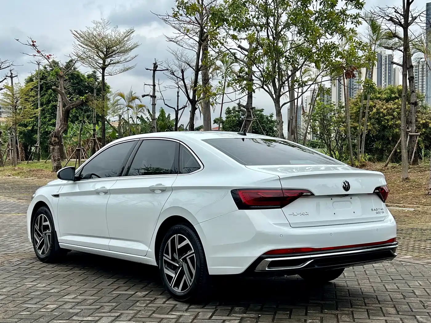 Volkswagen Sagitar 2023 300TSI DSG Surpassing Edition фото 5