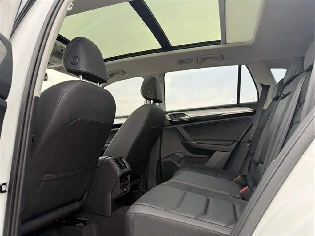 Volkswagen Tayron 2019 330TSI 2WD Luxury China VI фото 16