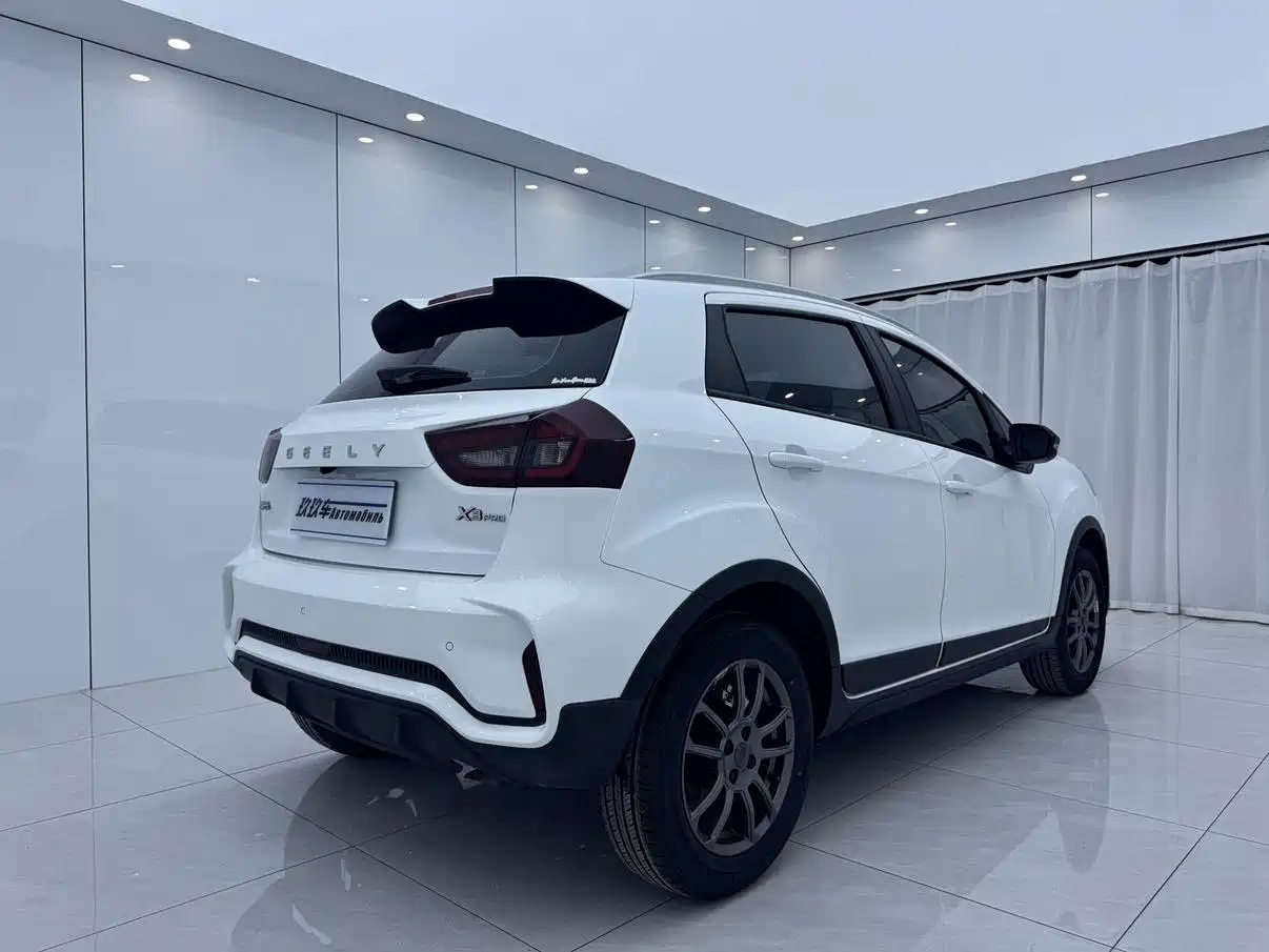 Фото 6 - Geely Vision X3