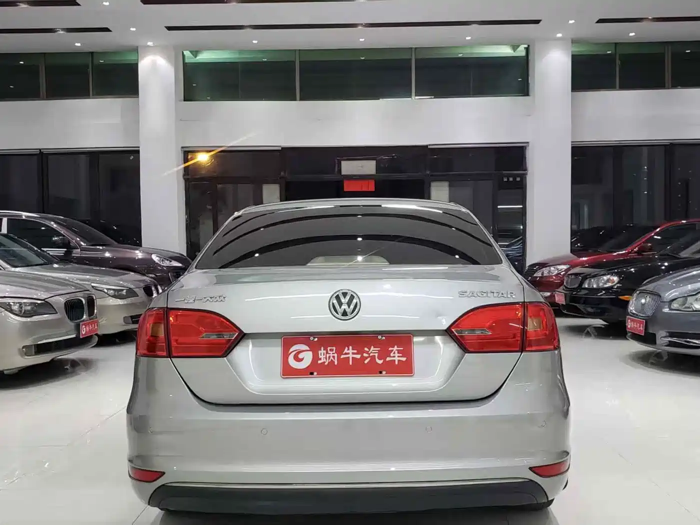 Volkswagen Sagitar 2014 Facelift 1.6L Automatic Comfort фото 10