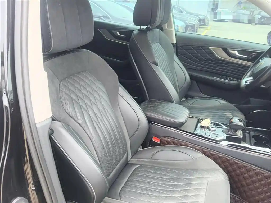 Hongqi HS5 2022 Facelift 2.0T Smart Flag Enjoyment Edition фото 25