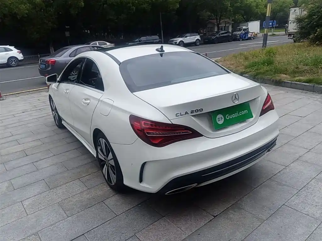 Mercedes-Benz CLA (Import) 2017 Facelift CLA 200 Style фото 5
