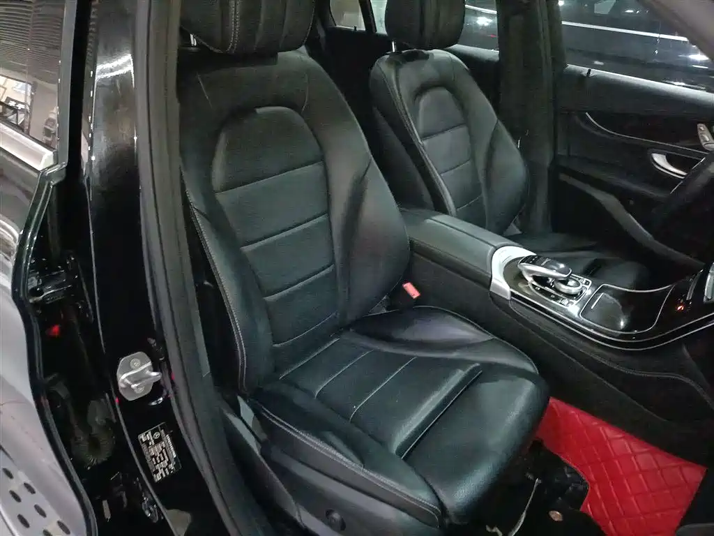 Mercedes-Benz GLC 2018 GLC 260 4MATIC Dynamic фото 25