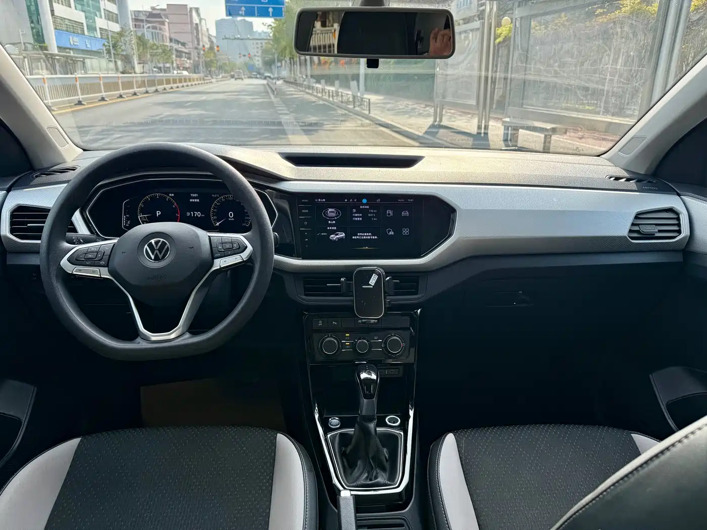 Volkswagen Tanying 2021 1.5L Automatic Smart Connect Edition фото 5