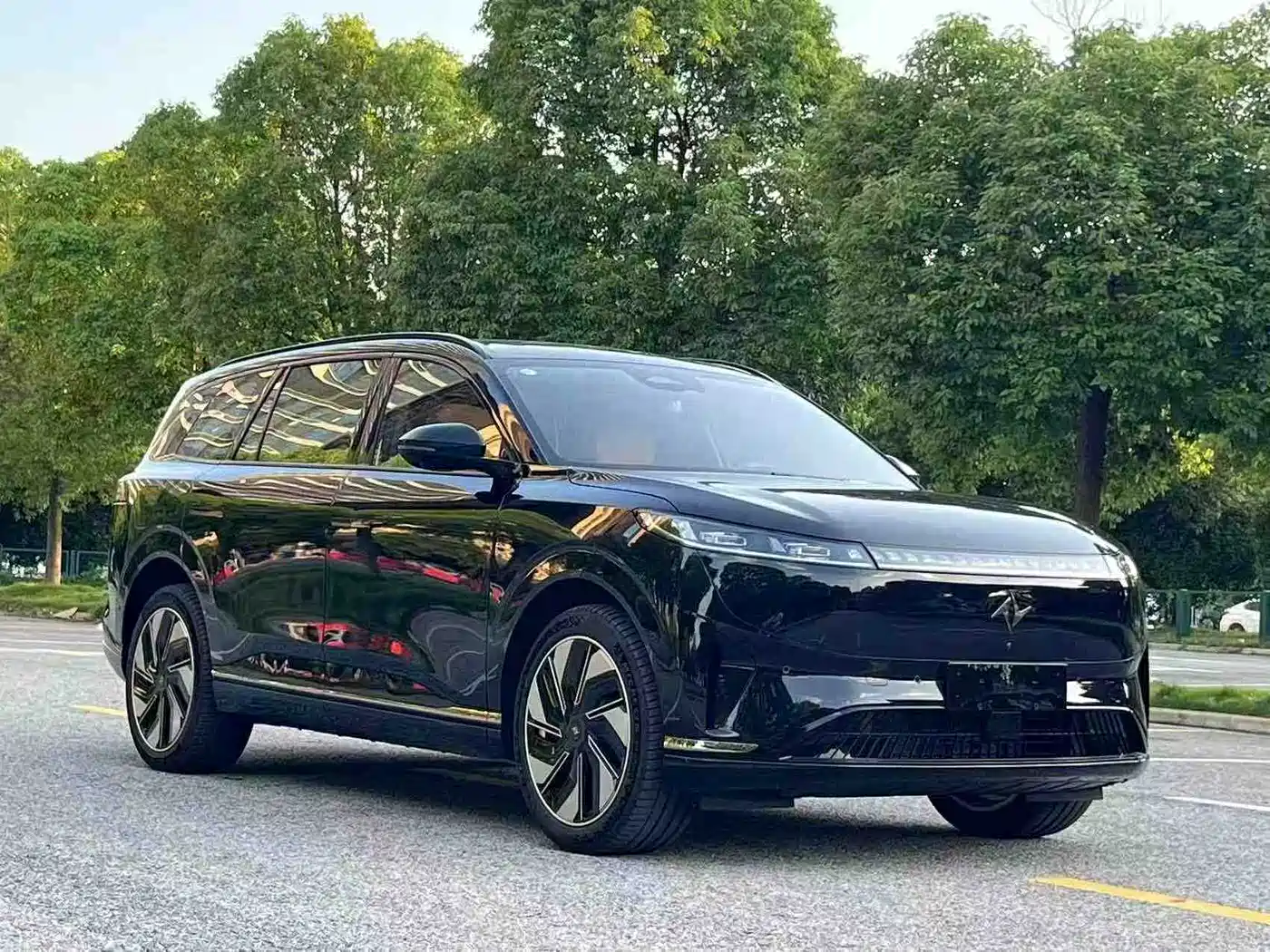 Dongfeng Yipai eπ008 2024 636Max Pure Electric 6-Seater фото 3