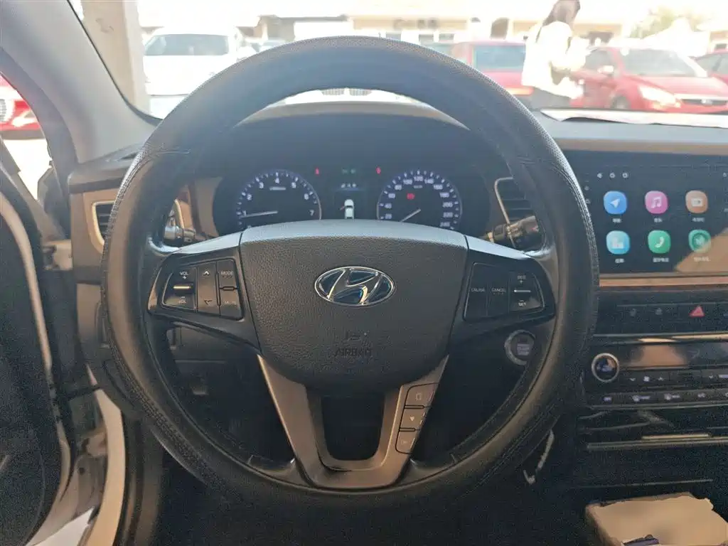 Hyundai Mistra 2014 1.8L Auto Premium DLX фото 7