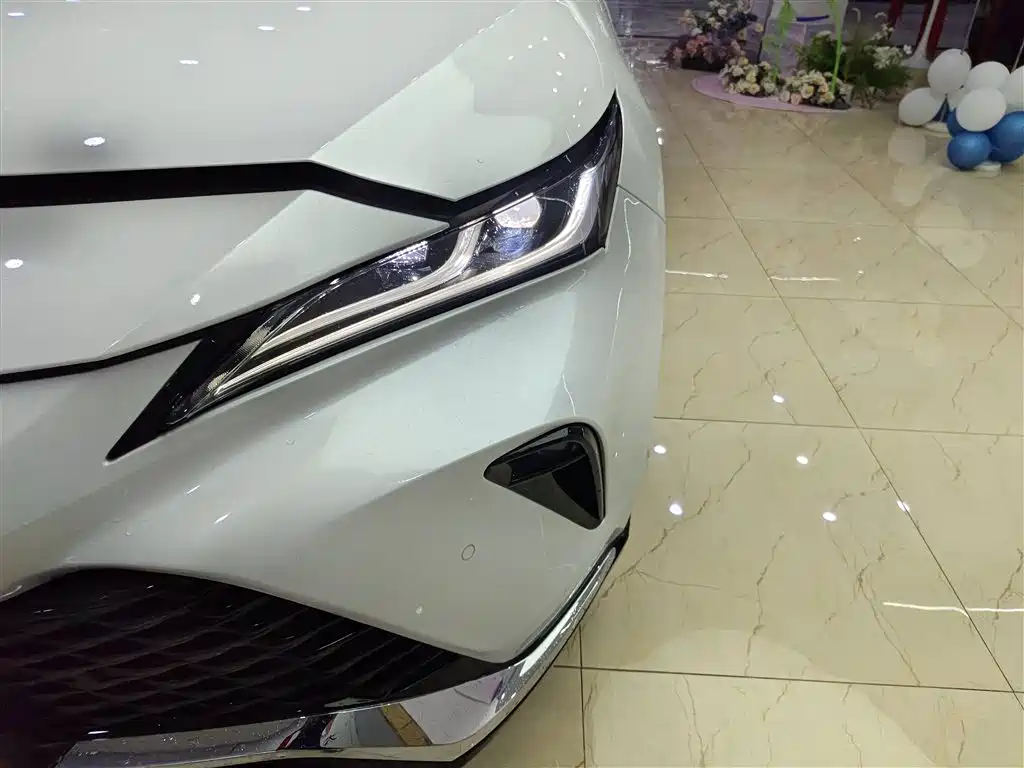 Toyota Venza 2022 2.0L CVT 2WD Premium фото 9