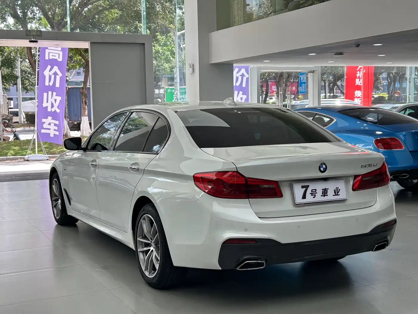 BMW 5 Series 2018 525Li Luxury Package фото 16