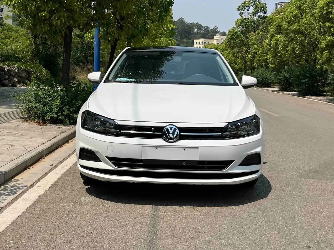 Volkswagen Polo 2019 Plus 1.5L Automatic Colorful Tech Edition фото 2