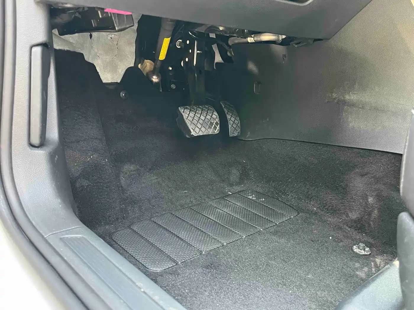 Volkswagen Polo 2019 Plus 1.5L Automatic Colorful Tech Edition фото 16