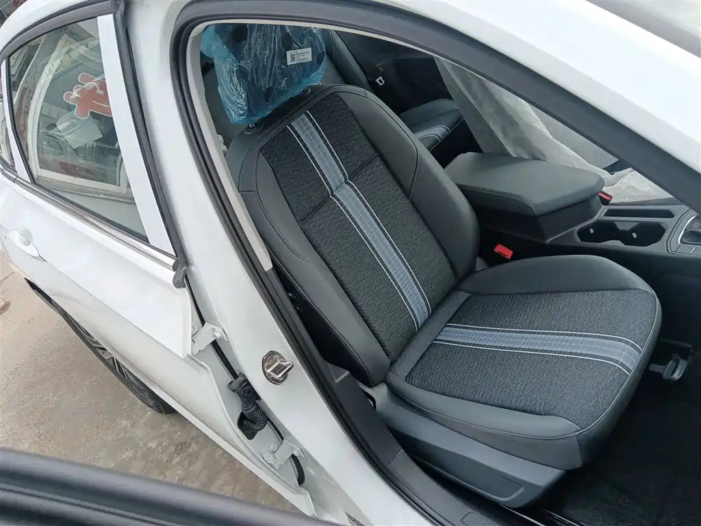 Volkswagen Sagitar 2025 Model Year Facelift 200TSI DSG Soaring Edition фото 24