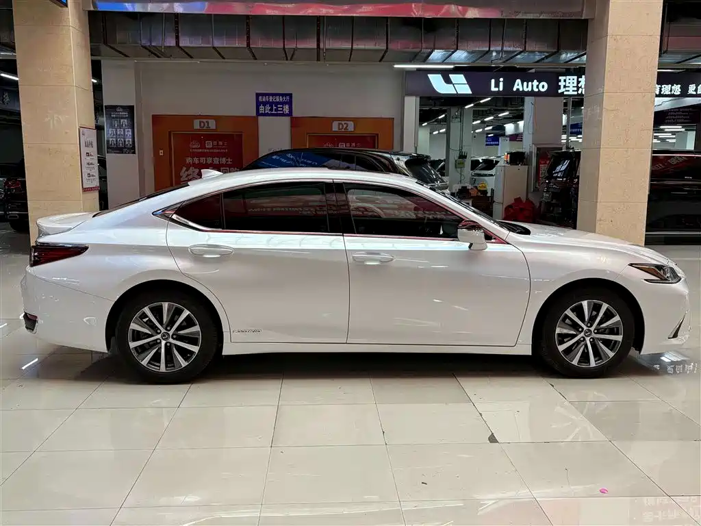 Lexus ES 2018 300h Excellence Edition China VI фото 3