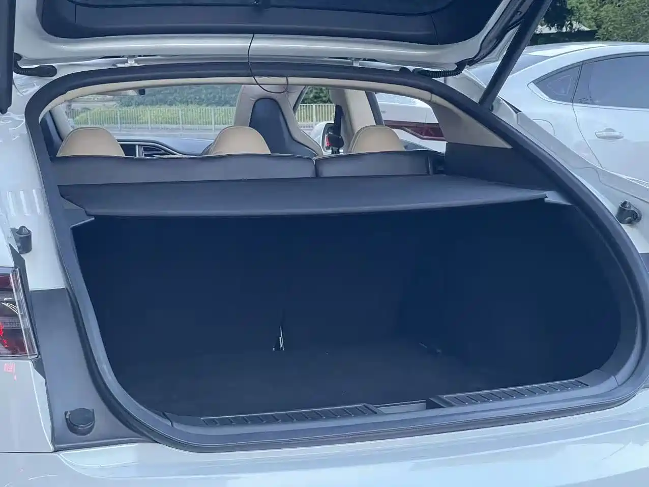 Tesla Model S 2014 2014 Model S P85