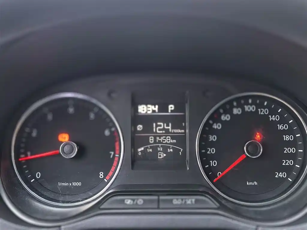 Volkswagen Polo 2014 1.6L Automatic Comfort Edition фото 5