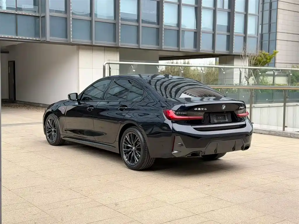BMW 3 Series 2024 325i M Sport Shadowline Package фото 25