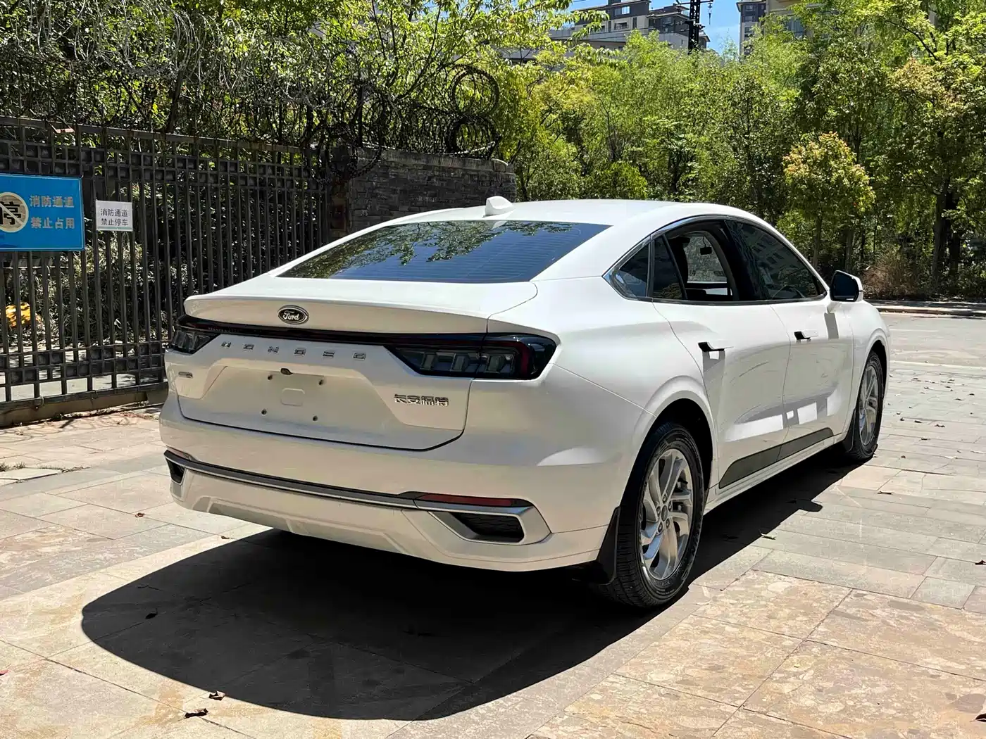 FORD MONDEO
